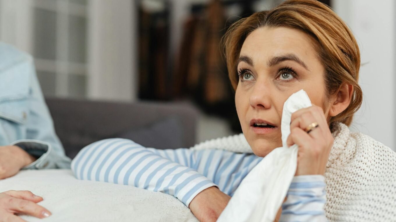 Descubra os sinais físicos e emocionais da ansiedade para identificar precocemente e buscar equilíbrio.